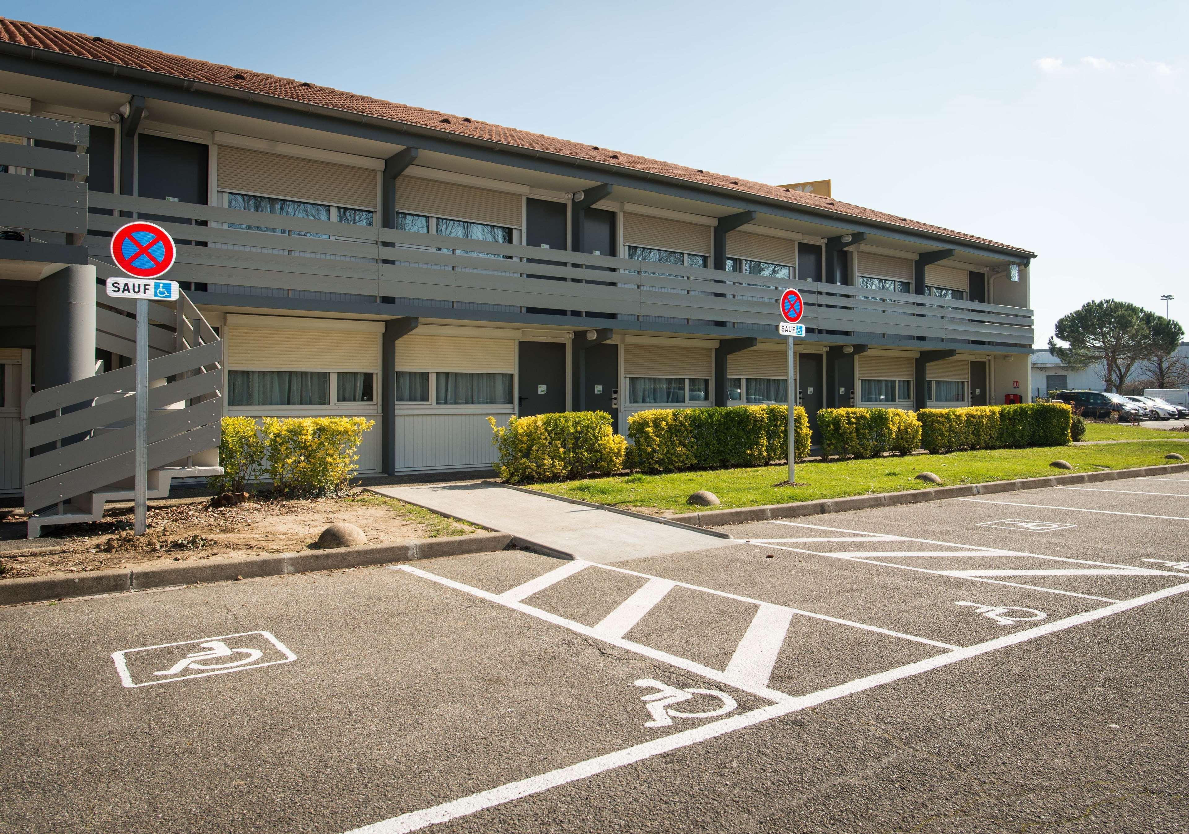 Campanile Agen Hotel Exterior foto